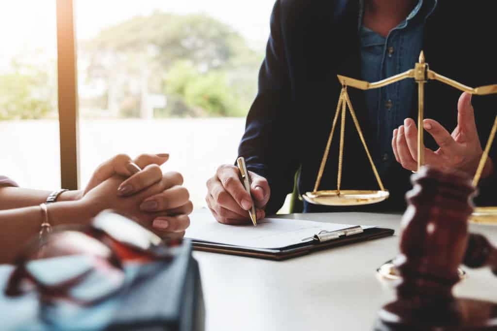 Court Applications vs. Mediation: A Less Stressful Path with EH Mediation Westminster